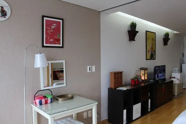 Room 1