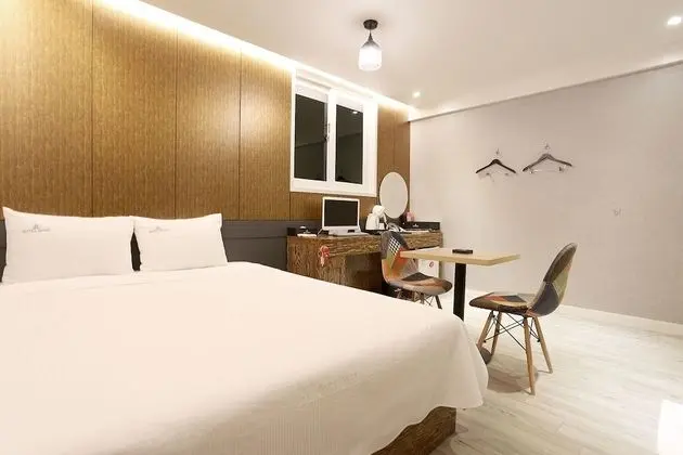 Oda (Standard (Netflix Wave available))