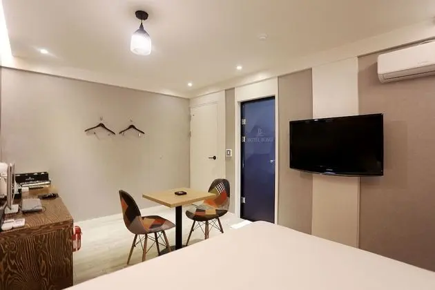 Oda (Standard (Netflix Wave available))