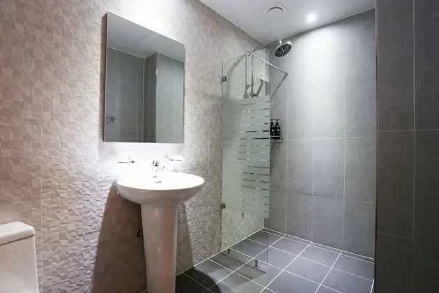 Oda (Standard (Netflix Wave available))