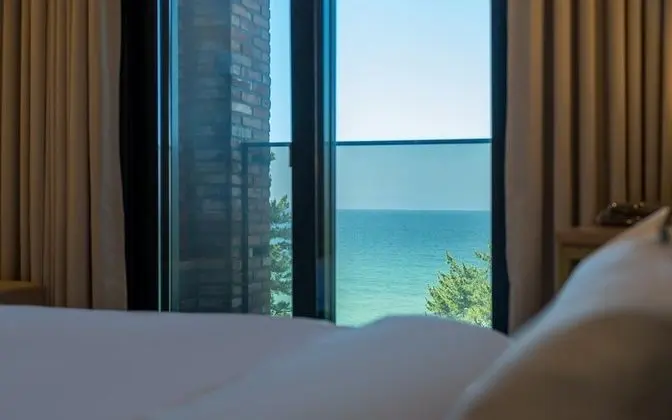 Oda (Ocean Deluxe (Ocean View Wide TV Netf)