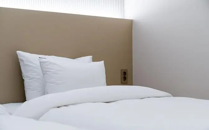 Oda (Standard Twin (Wide TV Netflix/YouTub)