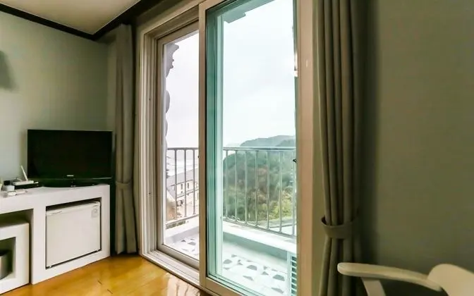 Oda (Room C (Side Ocean Sunrise))