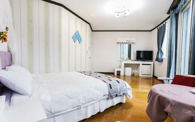 Oda (Room D (Front Ocean Sunrise))