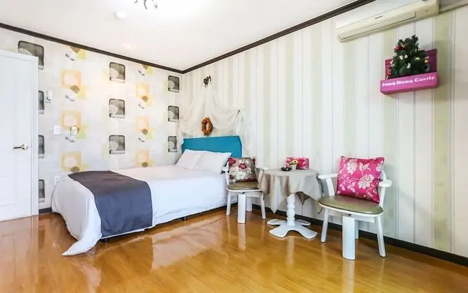 Oda (Room E (Front Ocean Sunrise))