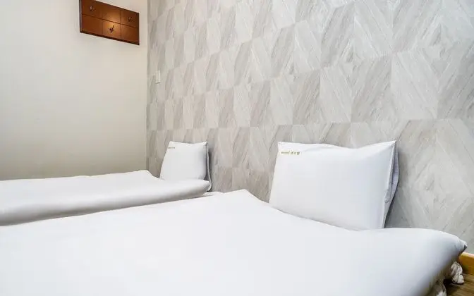 Oda (Ondol (Netflix viewing available))