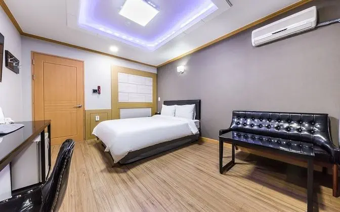 Oda (Standard Room A (PC Netflix))