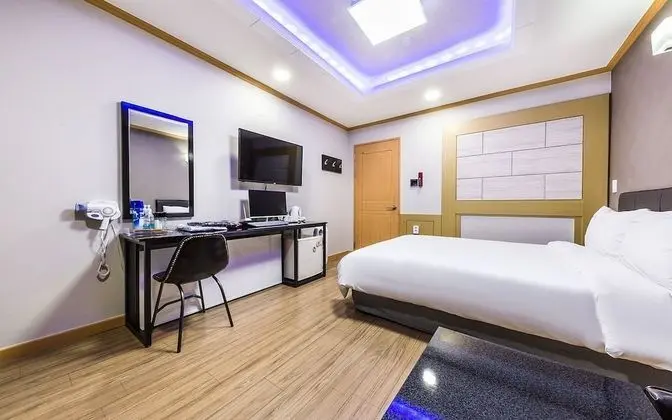 Oda (Standard Room A (PC Netflix))