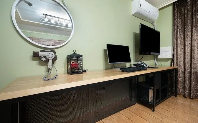 Oda (Bed Ondol (NETFLIX viewing available )