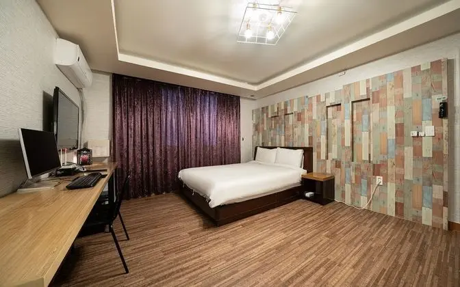 Oda (Bed Ondol (NETFLIX viewing available )