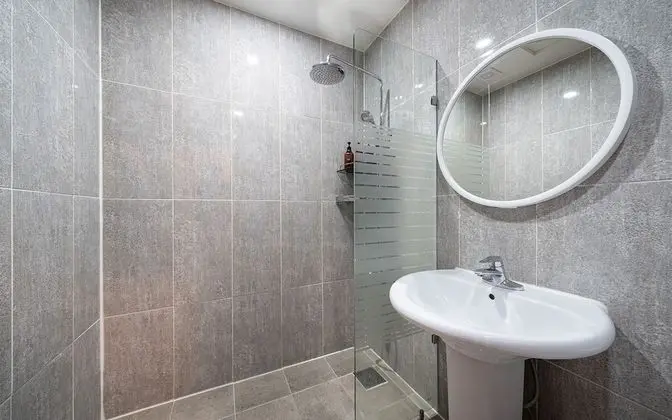 Oda (Bed Ondol (NETFLIX viewing available )