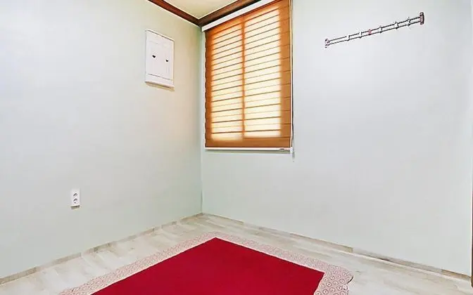 Oda (Unshared House (Unshared House) (Dupl)