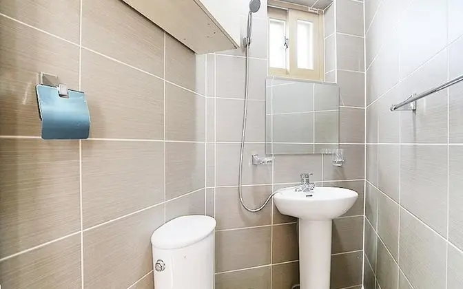 Oda (Unshared House (Unshared House) (Dupl)