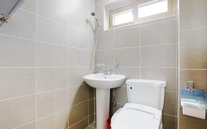 Oda (Unshared House (Unshared House) (Dupl)