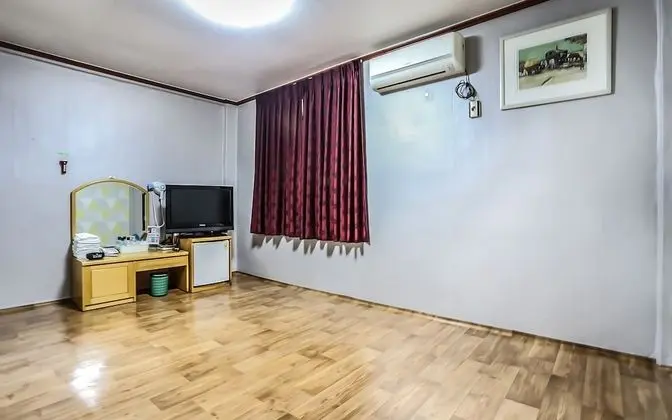 Oda (Ondol (large room))