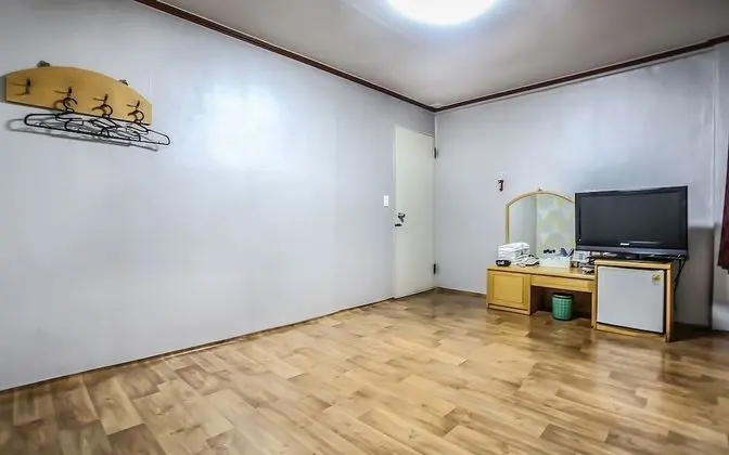 Oda (Ondol (large room))