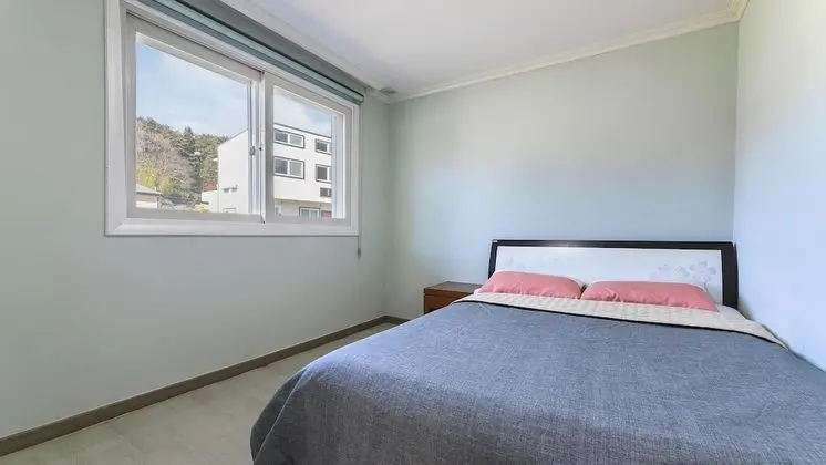 Basic Oda, 2 Yatak Odası (the moon reflected in the lake)