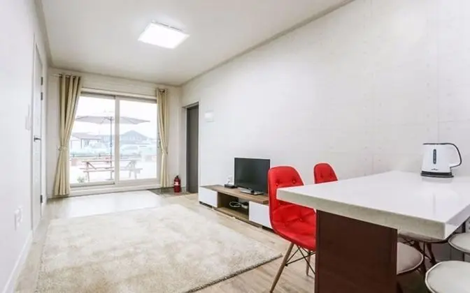 Oda (Creek Flower Room (Family Room 1F))