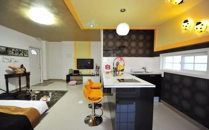 Oda (Holiday (Room 102 Ocean View))