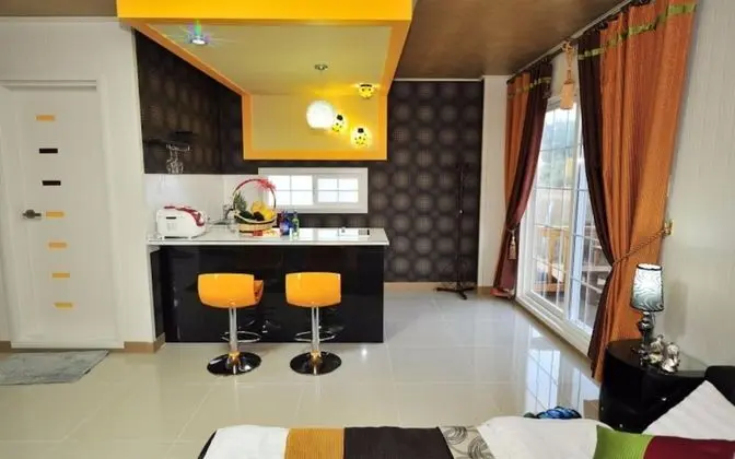 Oda (Holiday (Room 102 Ocean View))