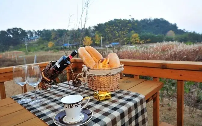 Oda (Holiday (Room 102 Ocean View))