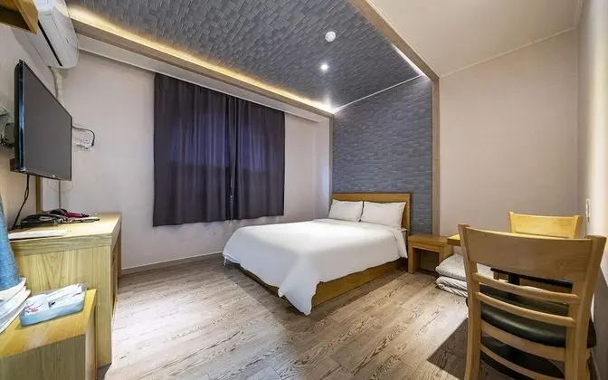 Oda (O NE Bed (one-half bed))