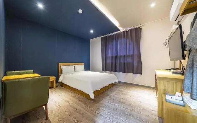 Oda (O NE Bed (one-half bed))