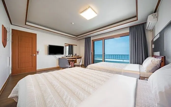Oda (Ocean View Twin Bed)