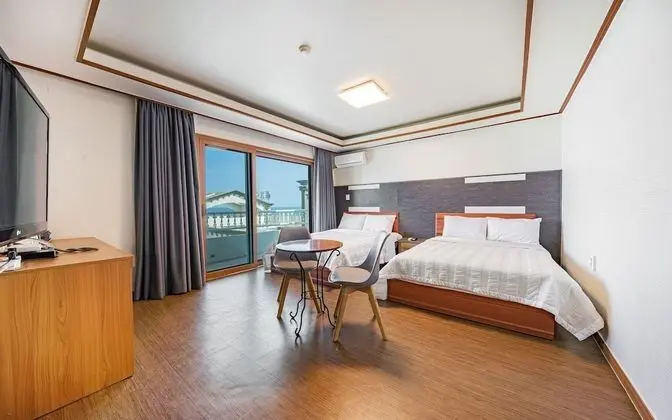 Oda (Ocean View Twin Bed)
