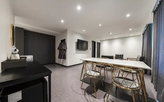 Oda (VIP Luxury Twin Family Room (OTT Avai)