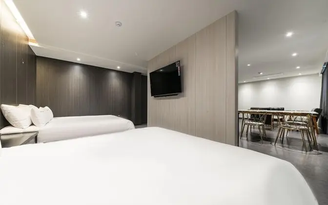 Oda (VIP Luxury Twin Family Room (OTT Avai)