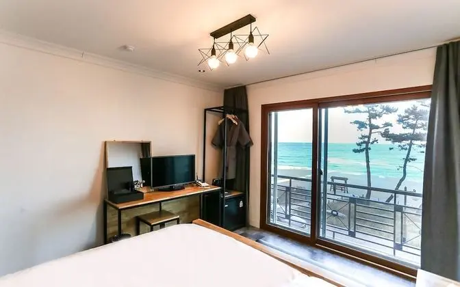 Oda (Ocean View Couple Room)