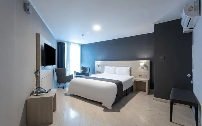 Oda (Standard Double A (Netflix viewing / )