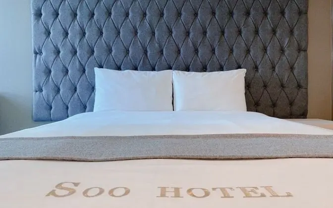 Oda (Standard Double A (Netflix viewing / )