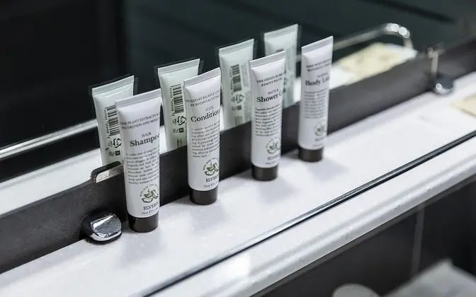 Oda (Standard Double A (Netflix viewing / )