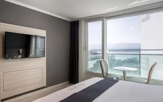 Oda (Standard Double B (Netflix viewing / )