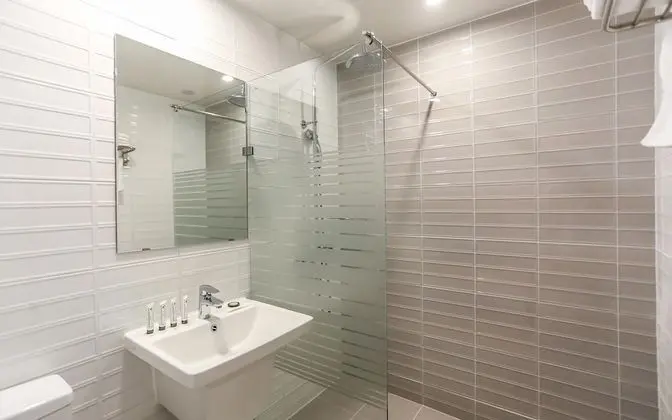 Oda (Standard Twin (Netflix viewing / Tabl)