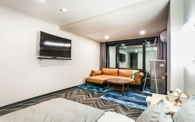 Oda (Lake 12 pyeong B (306 OLED TV availab)