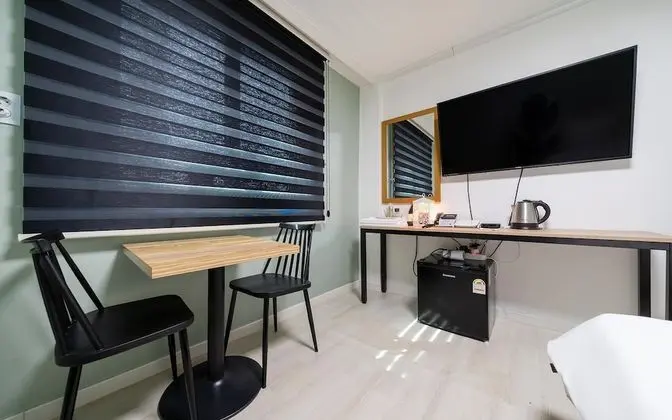 Oda (Standard A (Netflix Available with pe)