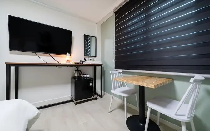 Oda (Standard A (Netflix Available with pe)