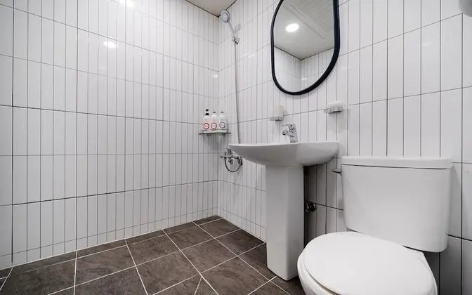 Oda (Standard A (Netflix Available with pe)