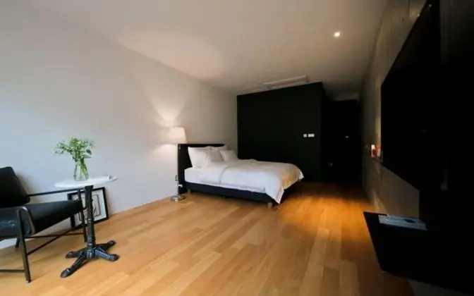 Oda (Room 5 (bed room shared kitchen))