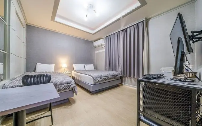 Oda (Twin (Queen + Single Netflix availabl)