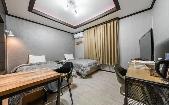 Oda (Twin (Queen + Single Netflix availabl)