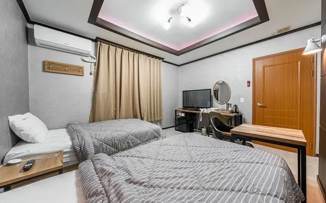 Oda (Twin (Queen + Single Netflix availabl)