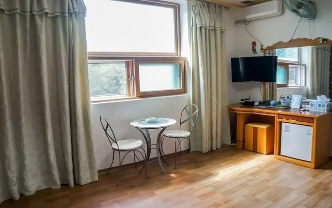 Oda (Mountain View Family Room (Ondol))