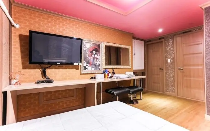 Oda (Room A)