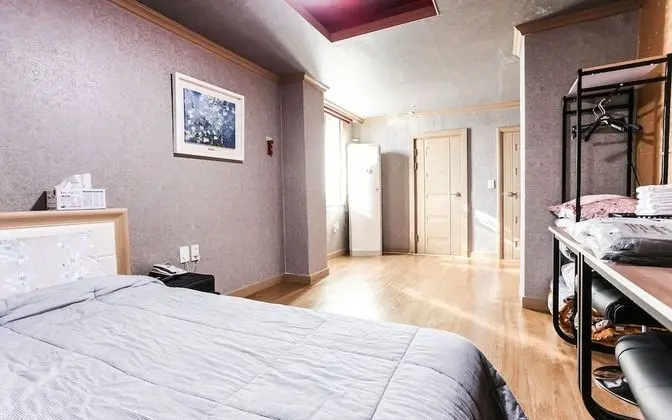 Oda (Room B)
