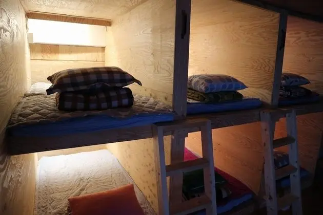 Basic Ortak Ranzalı Oda, Sadece erkekler için