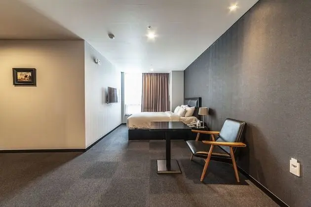 Tek Büyük Yataklı Oda